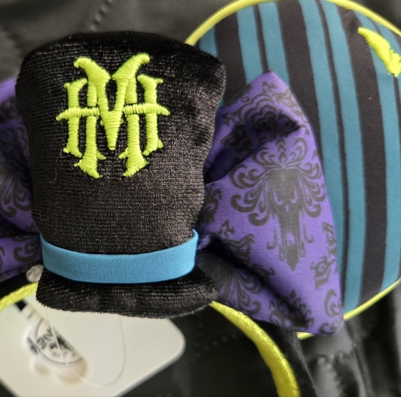 NWT Disney Parks 2022 Haunted Mansion Ghost Host Headband Ears Glow In Dark - Picture 6 of 6